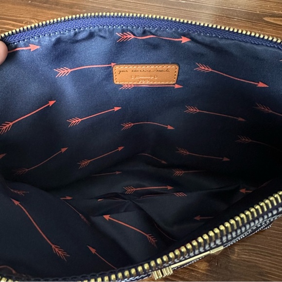 New! 💙 Stella & Dot Hideaway Pouch Navy Striped with Gold Arrow Accent - Picture 4 of 8